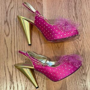 Vintage Betsey Johnson Gold & Pink “Clover” Party Heels ✨